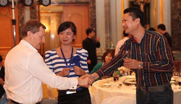 昆明奥图环保2011年远程射雾器新品发布会